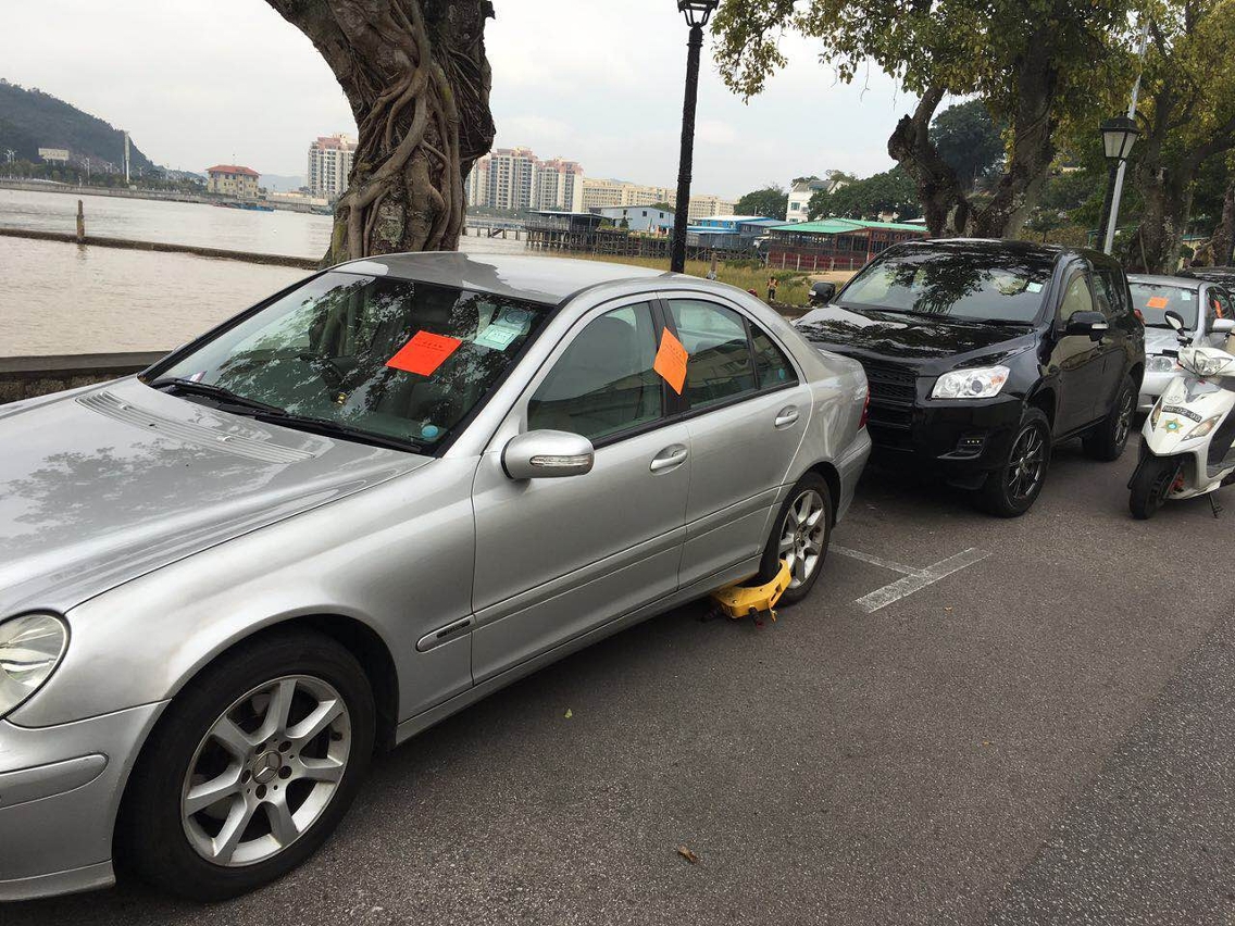 警方今檢控24宗咪錶違泊及鎖車個案