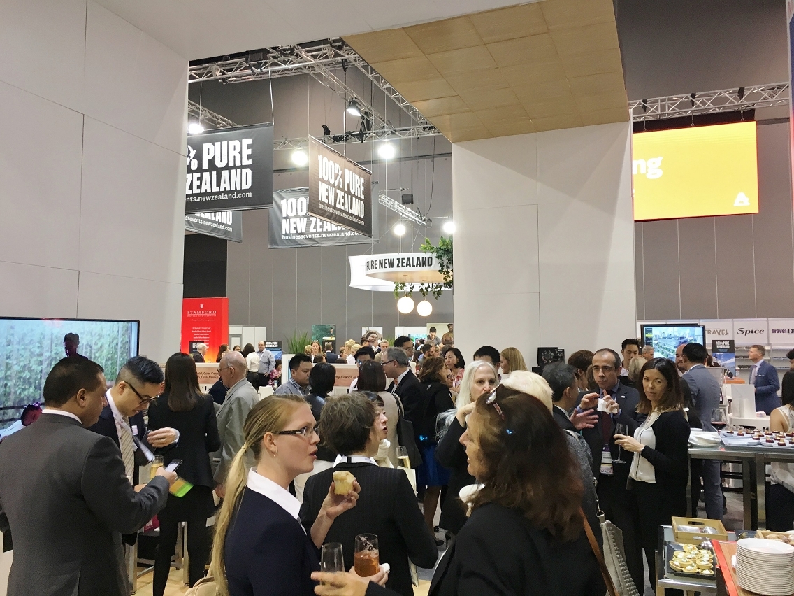 A recepção de networking, sob o tema “Horoscópio Chinês”, atraiu a participação de mais de 50 pessoas