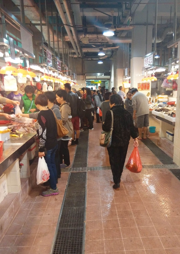 營地街市攤位重整工程完工，魚檔遷至地面層經營