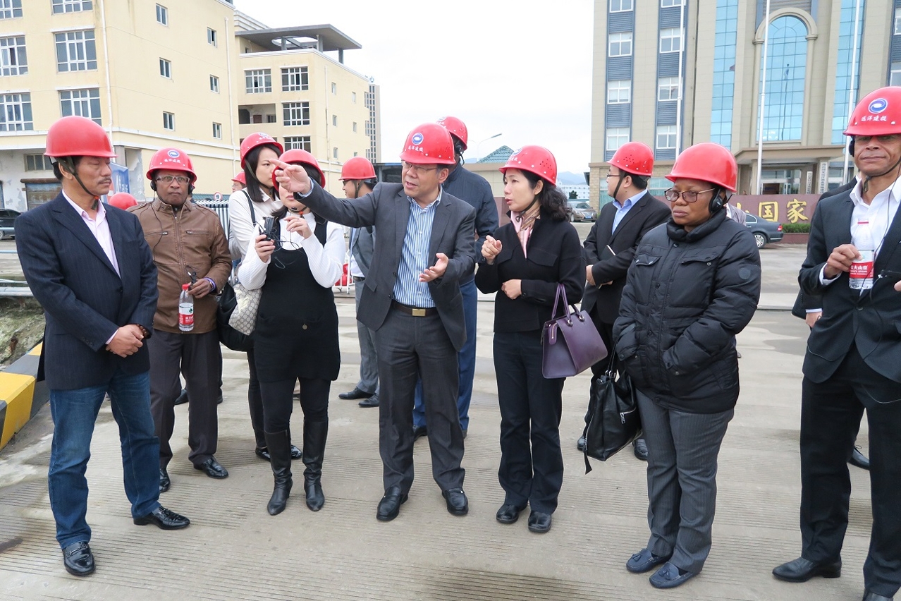 Visita à Base de Pesca em Alto Mar de Zhoushan