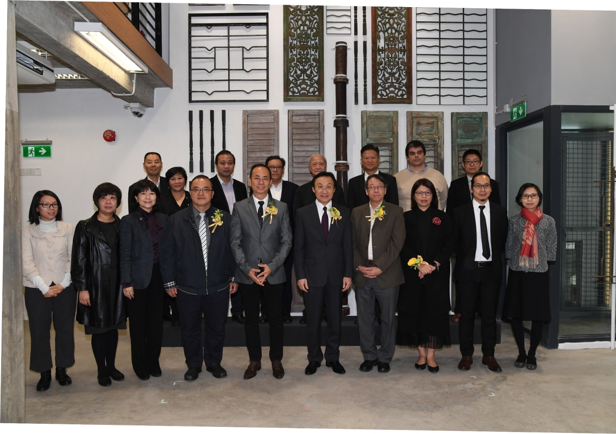 Group photo of the guests