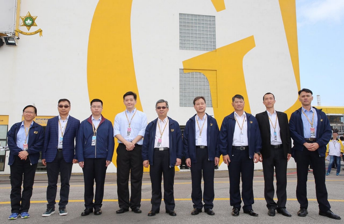 保安司司長黃少澤率各領導巡視大賽車安保工作