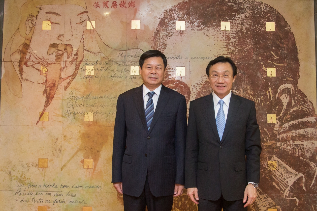 Secretário para os Assuntos Sociais e Cultura reuniu-se com o vice-ministro da Educação da República Popular da China