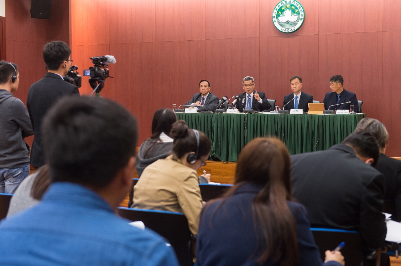 Secretário para a Segurança, Wong Sio Chak, preside ao balanço da criminalidade de Janeiro a Setembro de 2016.