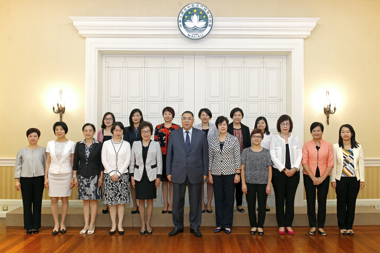 Chefe do Executivo tem encontro com representantes da Associação Geral das Mulheres de Macau