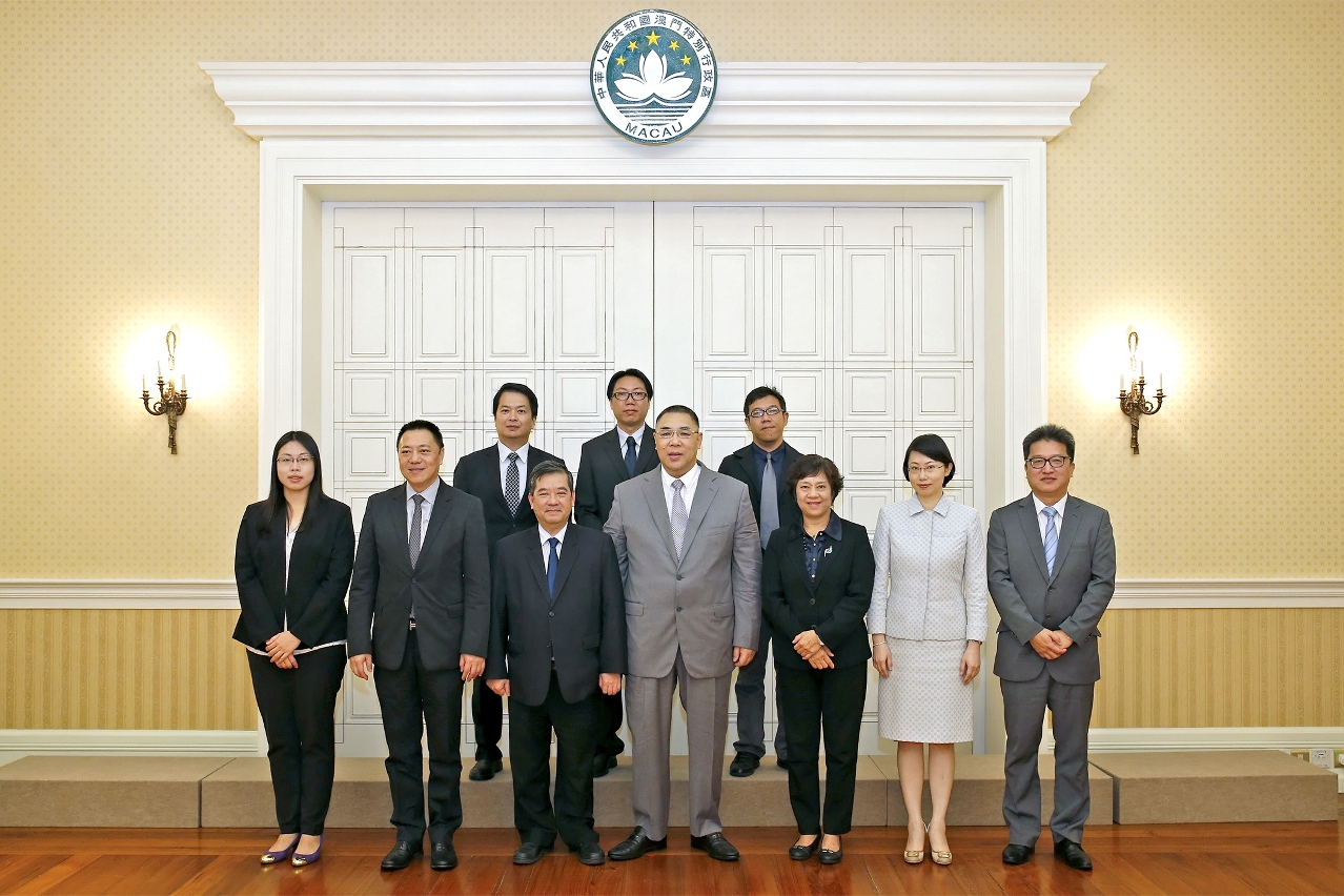 Chefe do Executivo tem encontro com Federação das Associações dos Operários de Macau