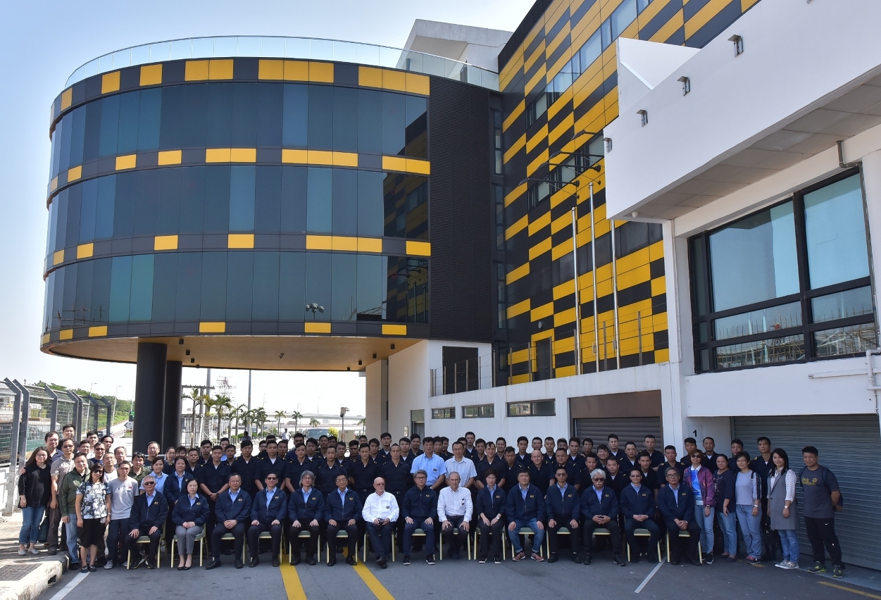 Fotografia de grupo dos médicos delegados da FIA, membros da Comissão Organizadora do Grande Prémio de Macau e os participantes na formação.