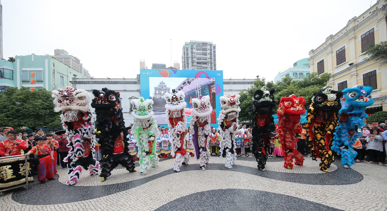 Este ano o Desfile ofereceu uma rota alternativa a partir do Largo do Senado