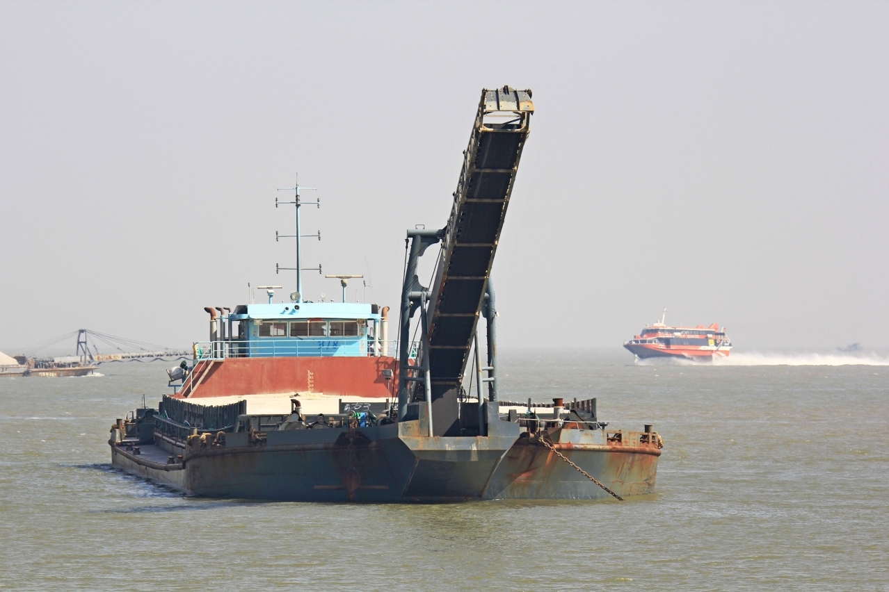 肇事船扣留在氹仔新客運碼頭對開海面