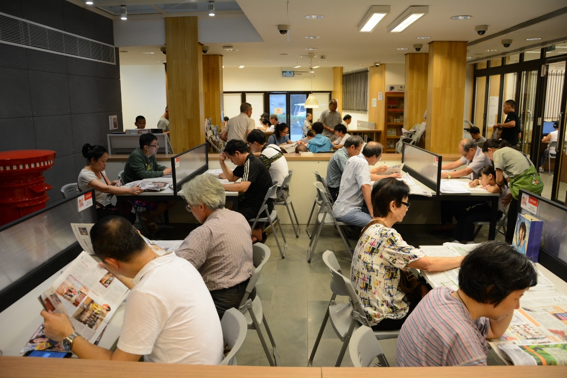紅街市圖書館地點優越吸引市民使用