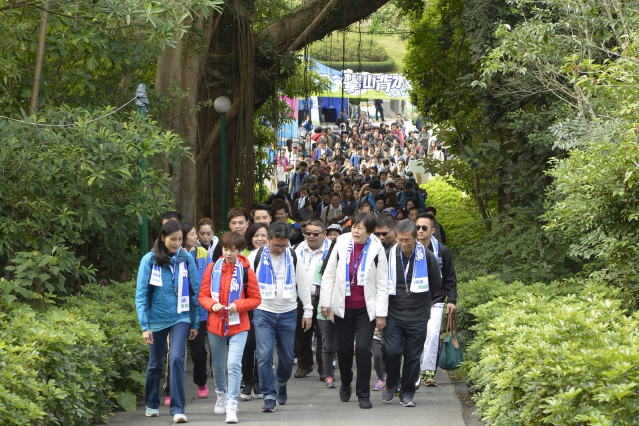 約200名市民背水步行