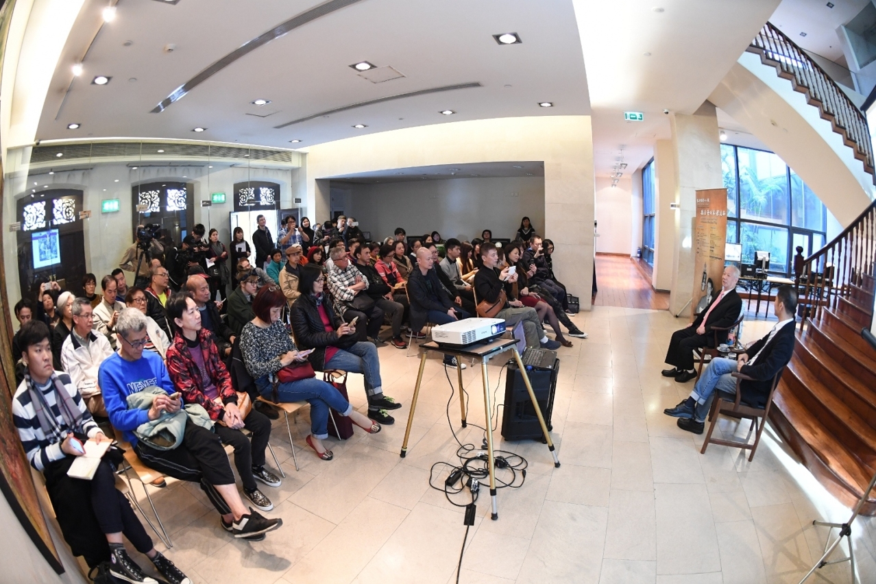 The lectures “Thirty-three years in Radio - the broadcaster Leong Song Fong” were well-received by the public.