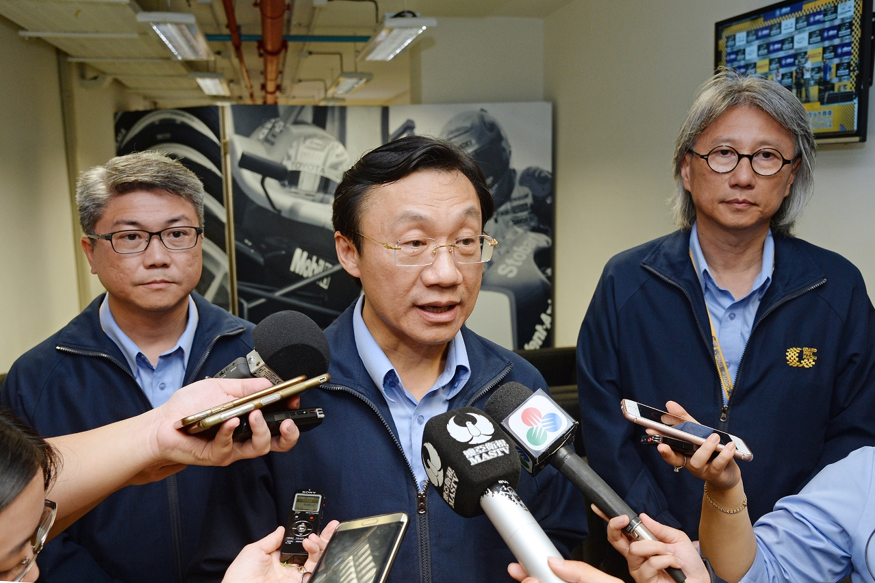社會文化司司長譚俊榮接受訪問