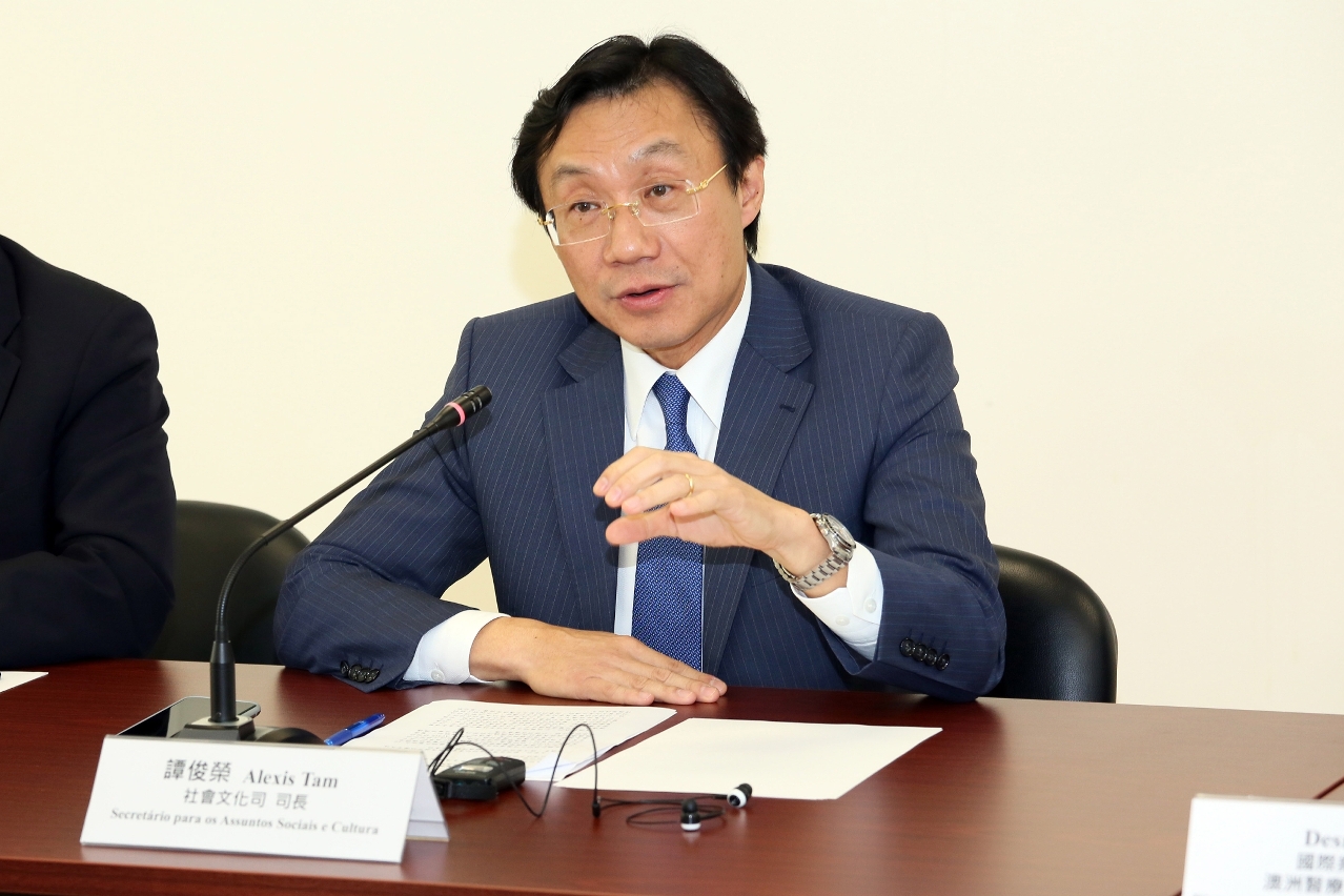 社會文化司譚俊榮司長感謝醫護團隊的共同努力