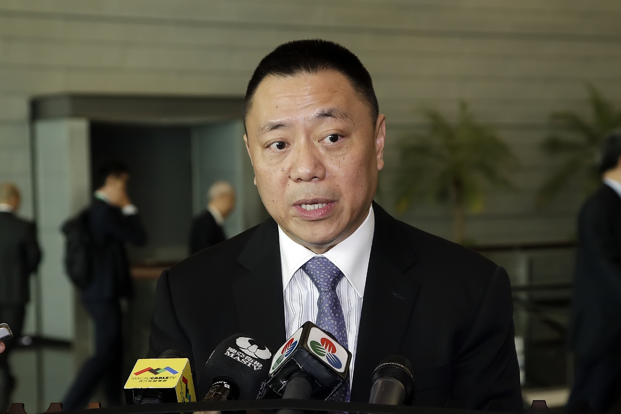 經濟財政司司長梁維特接受傳媒訪問