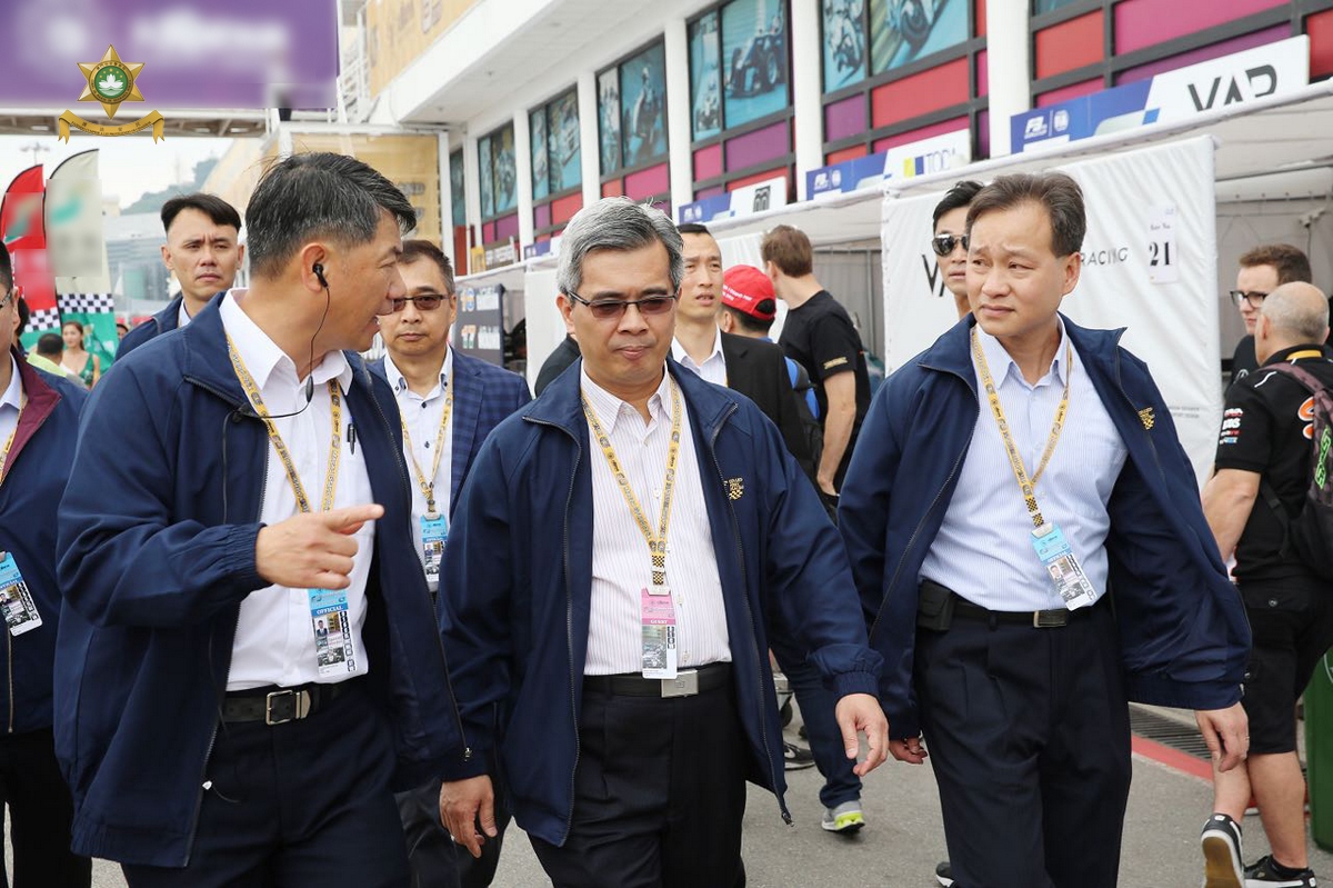 保安司司長黃少澤、警察總局局長馬耀權及治安警察局局長梁文昌等巡視安保工作