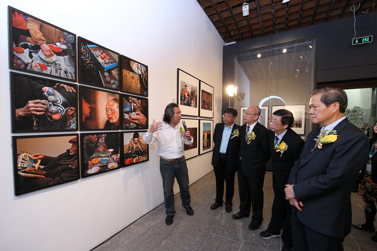 Exhibition “Traces and Vision – Longzhou ‘Shehuo’ Folk Performances, Photography by Wu Xiaopeng” was inaugurated