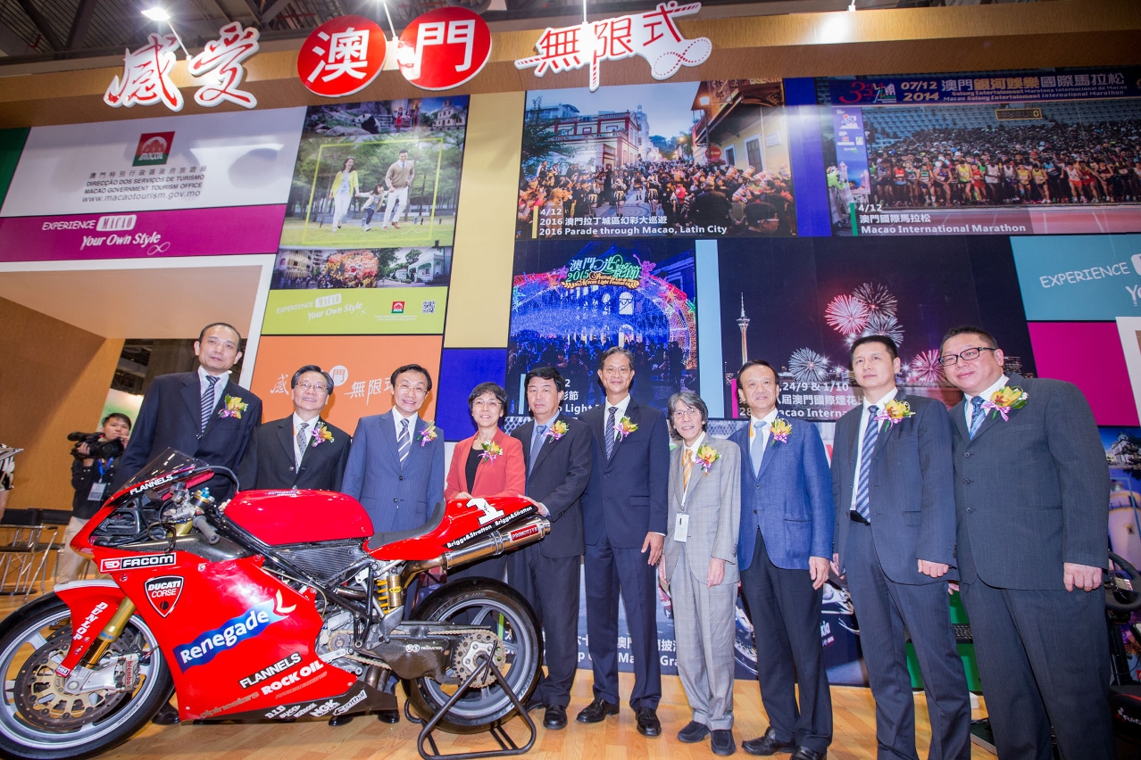 Officiating guests visit MGTO’s pavilion