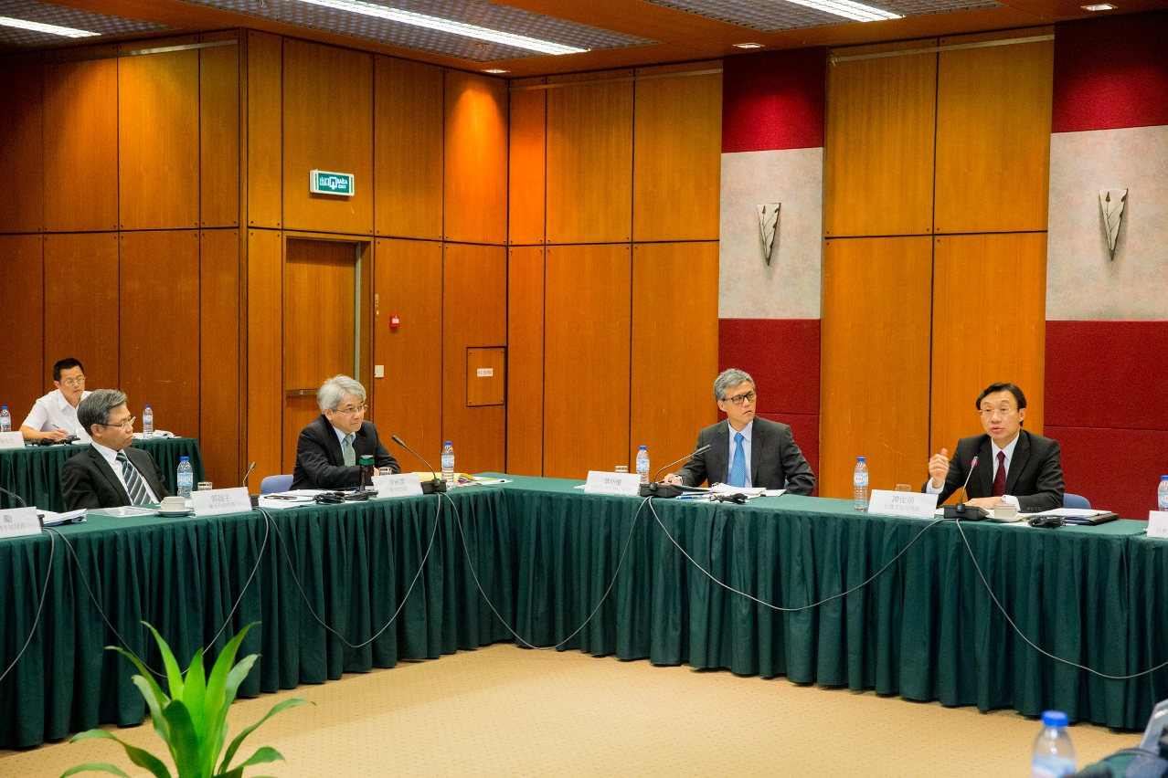 Secretário para os Assuntos Sociais e Cultura mandou os serviços subordinados levarem a sério os riscos provocados pelo vírus Zika em Macau