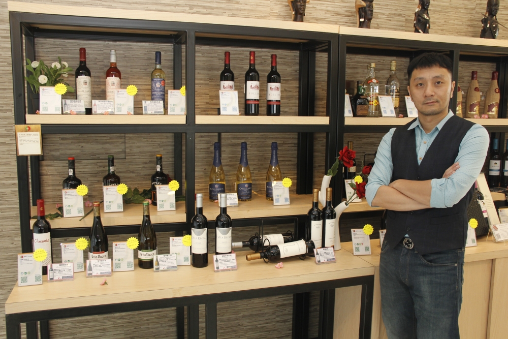 殷理基飲食品有限公司營業經理黃景春希望可借展示平台接觸更多不同顧客