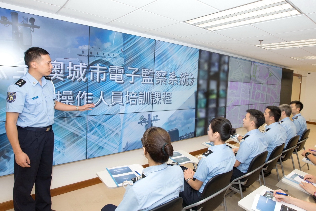 警方開辦‘天眼’“系統操作人員培訓”課程以提升相關知識和技能