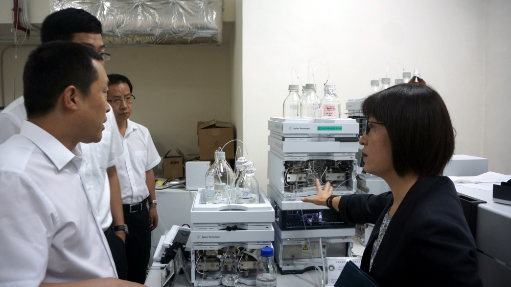 Visita ao Laboratório de Referência do Estado para Investigação de Qualidade em Medicina Chinesa da UCTM