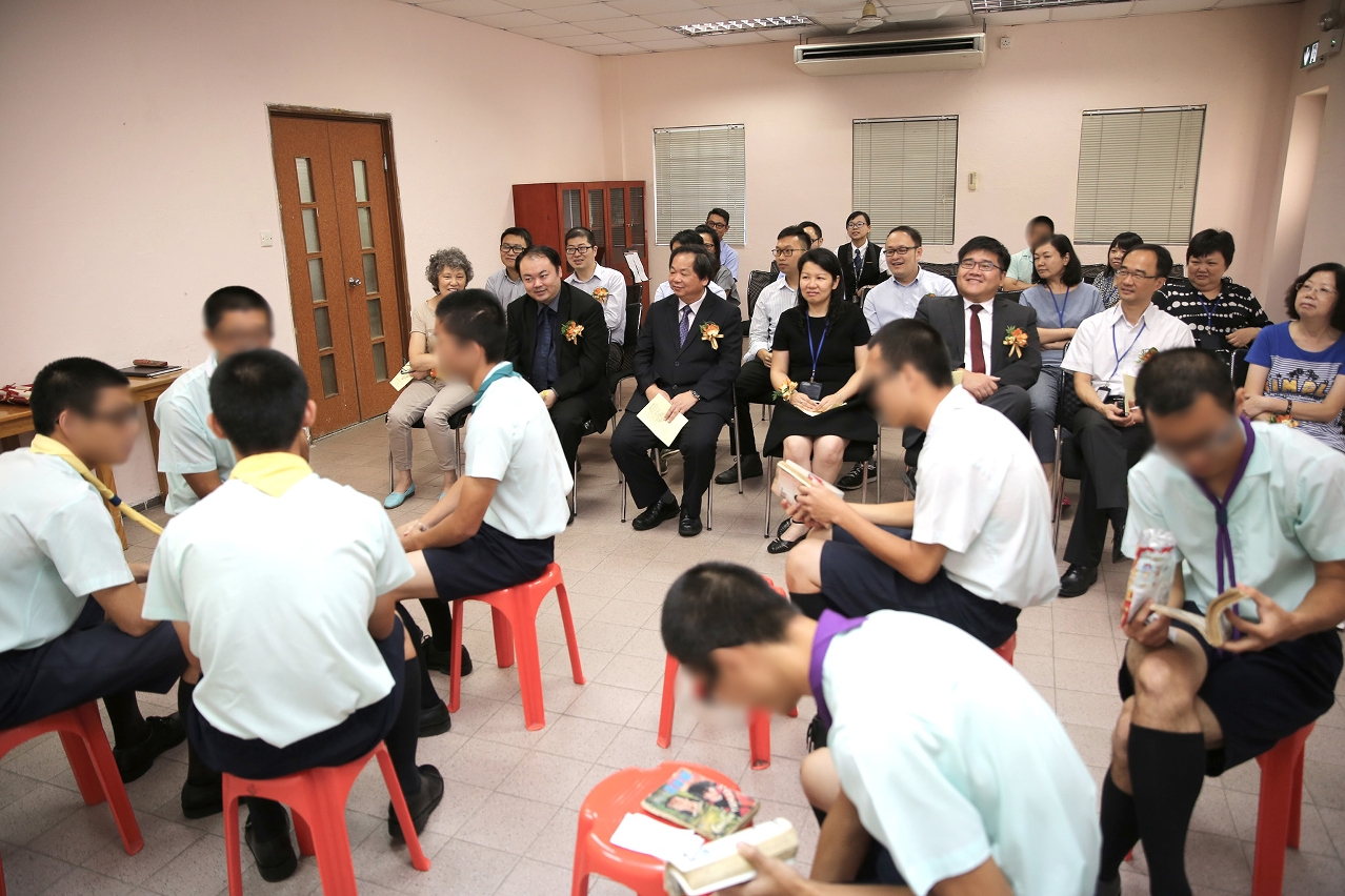 男院生落力演出短劇，答謝老師們的悉心教導