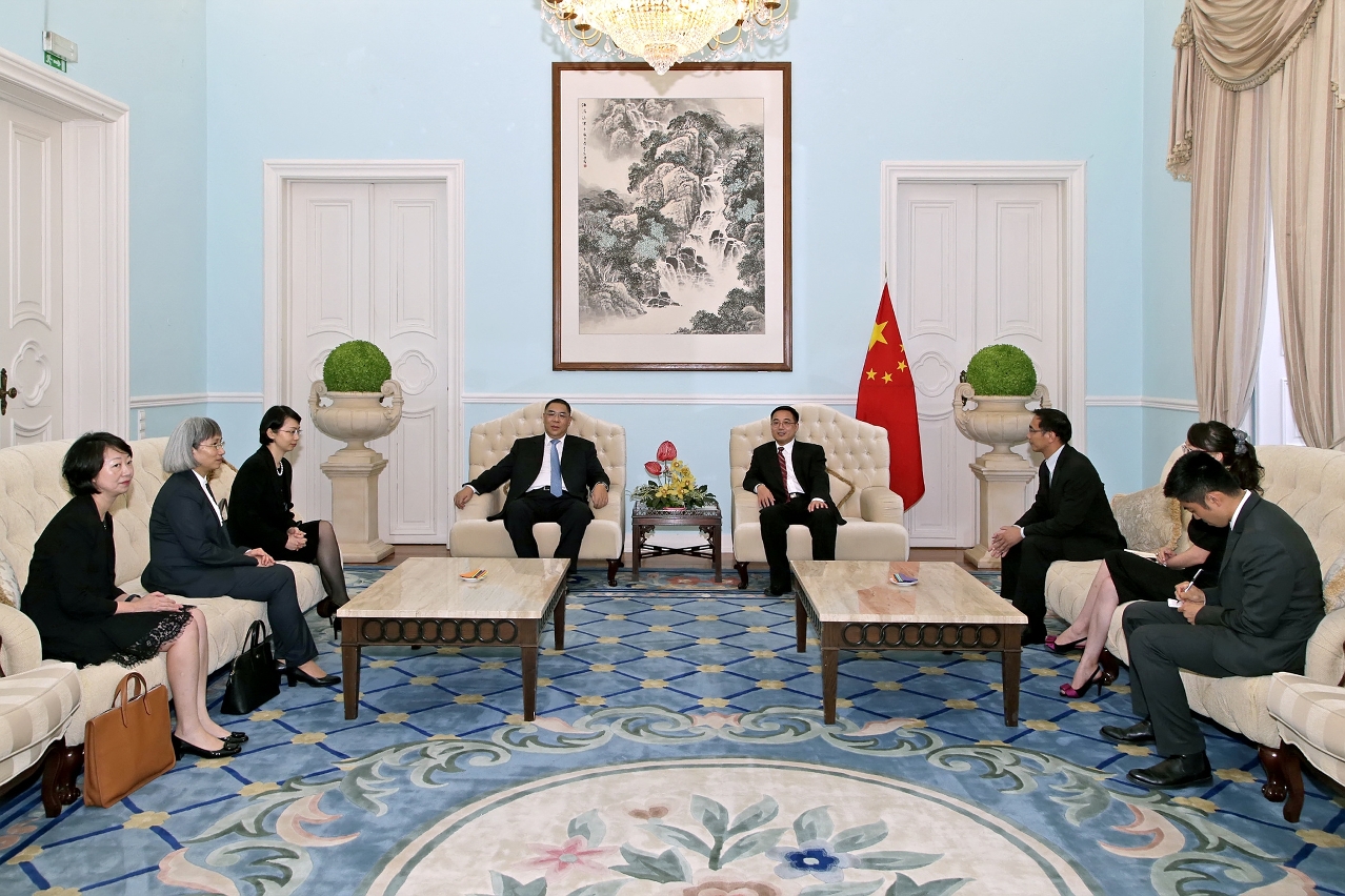 Chefe do Executivo tem encontro com Embaixador da China em Portugal