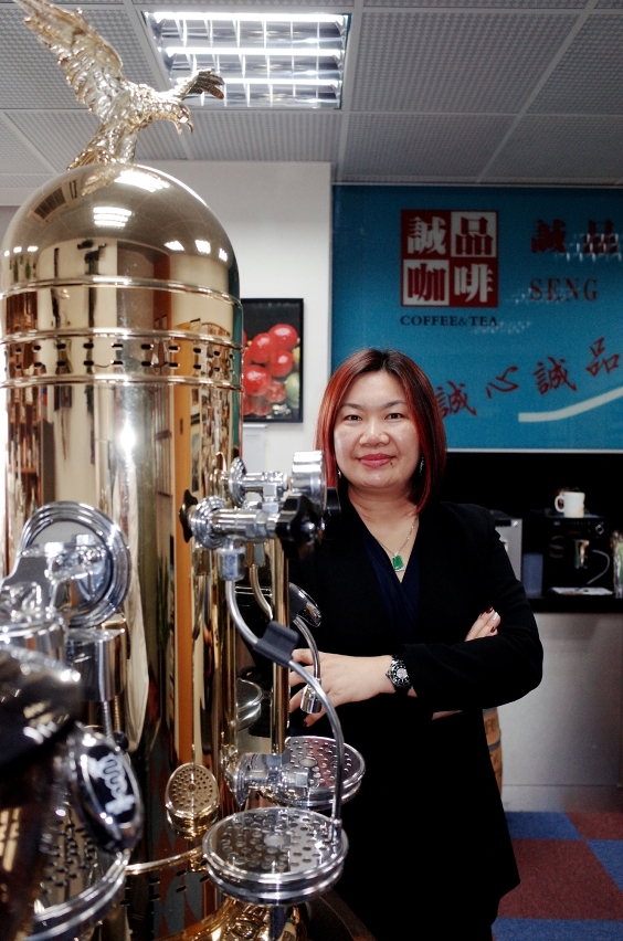 Jenny Tong, Directora-Geral da Seng Pan International Company Ltd., pretende criar a sua própria marca