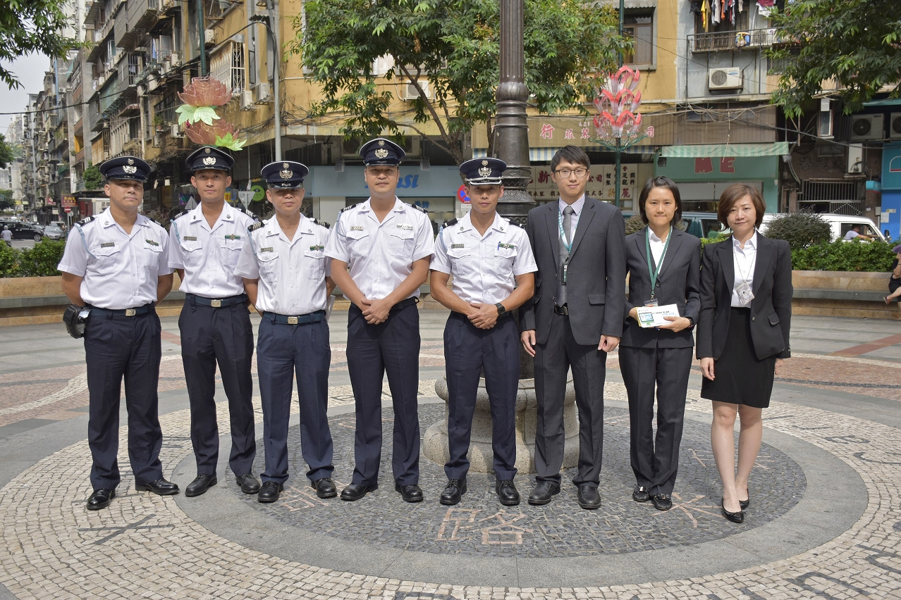 Consumer Council and Macao Customs paid on-site visits to ‘Adherents’ and ‘Certified Shops’ near Rotunda de Carlos da Maia area.