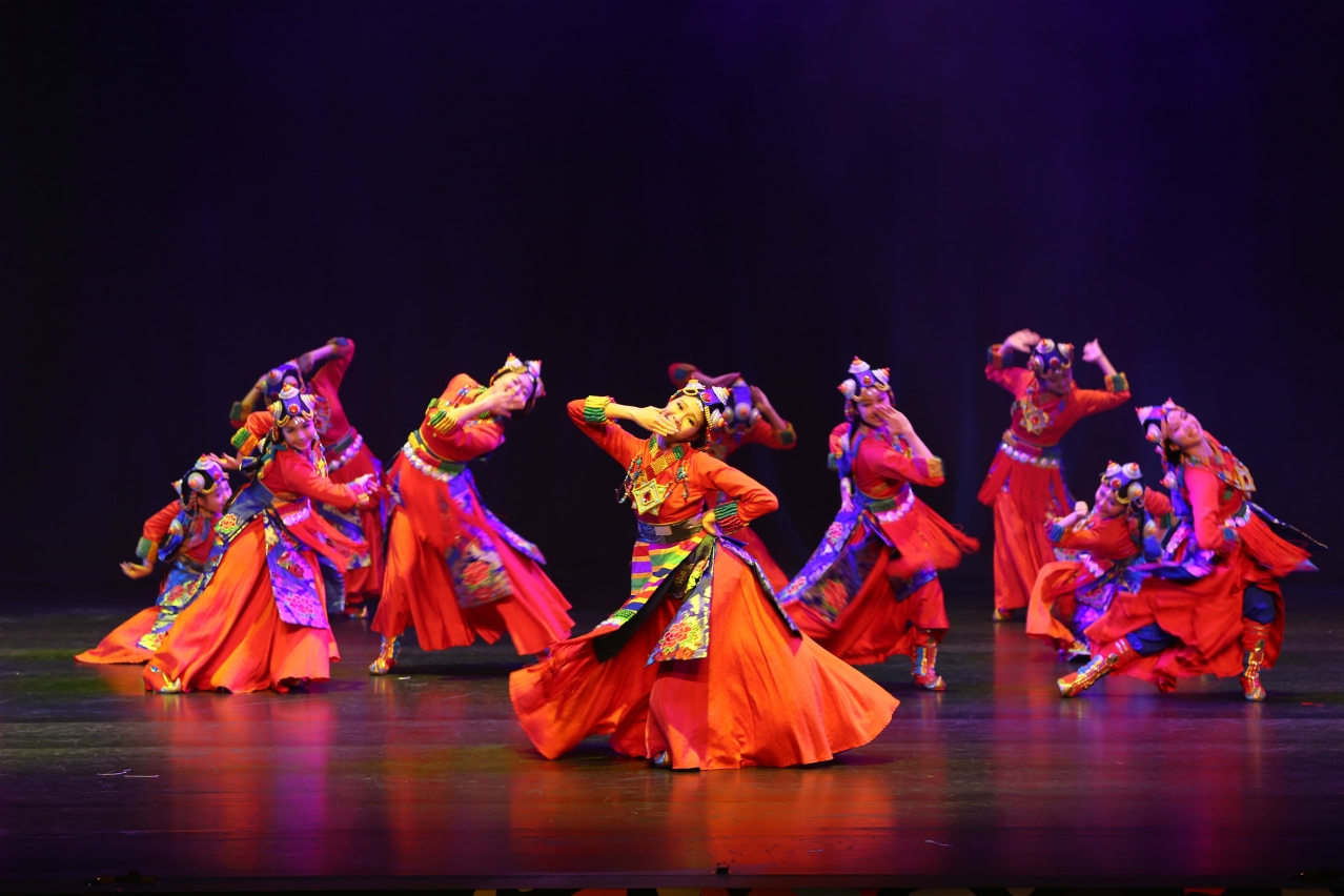 RAEM - Grupo de Dança da Escola Hou Kong