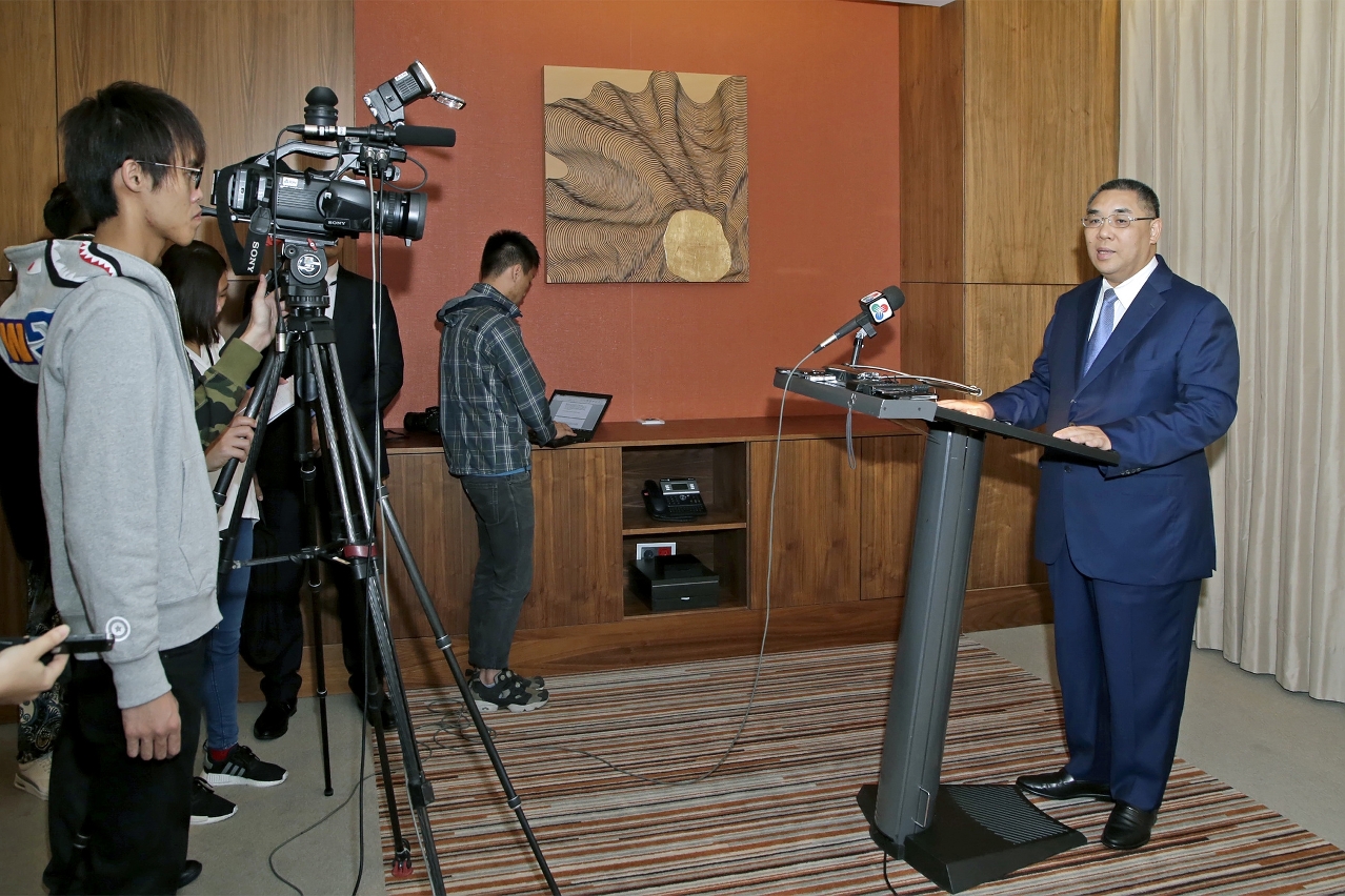 The Chief Executive, Mr Chui Sai On, briefs reporters in Lisbon on his six-day visit to the Portuguese Republic.
