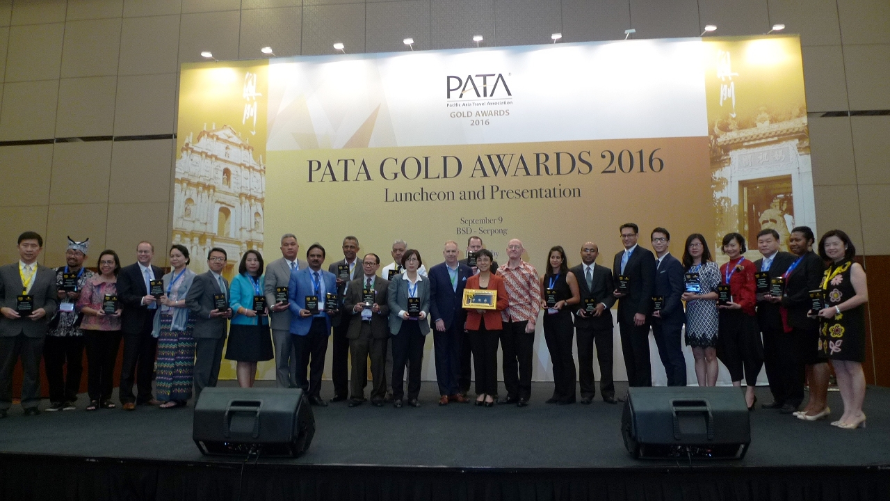 MGTO Director handed the awards to this year’s PATA Gold Awards winners