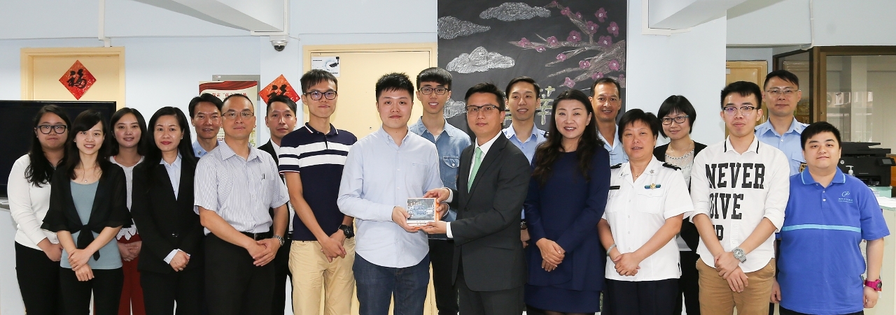 Visita à Associação Geral de Estudantes Chong Wa de Macau do grupo de produção do programa “Polícia e cidadão, a mesma missão