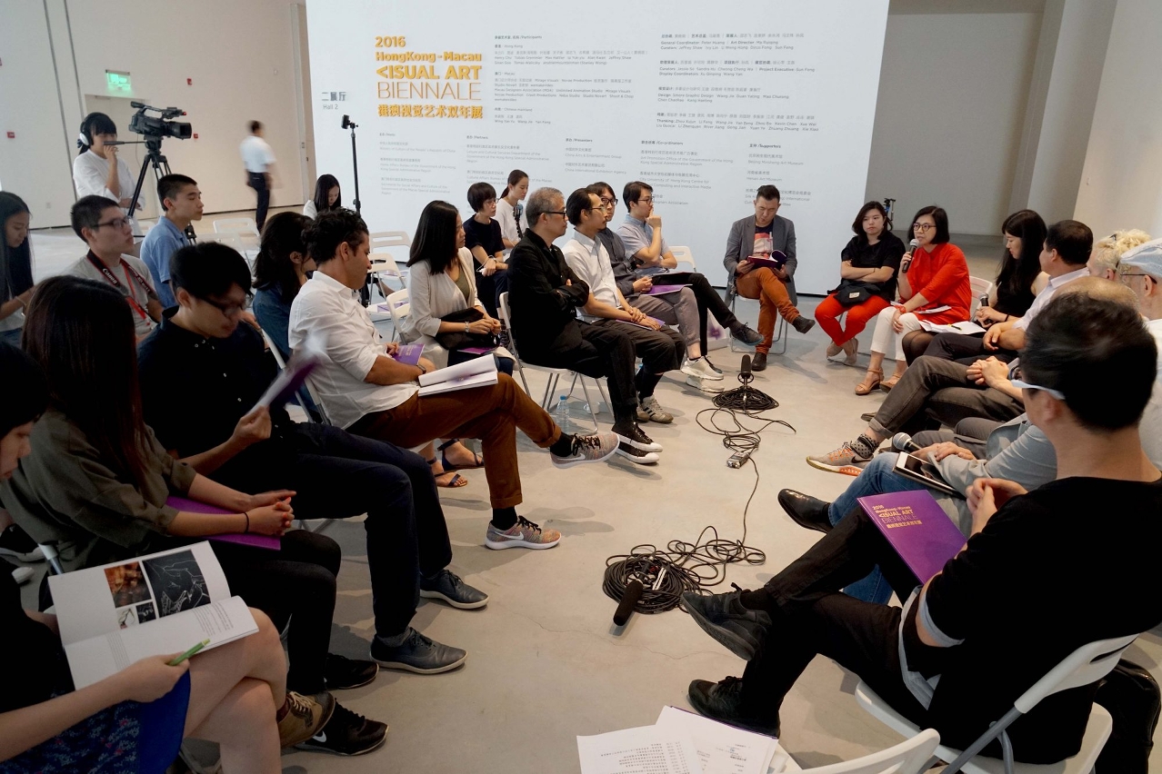 A number of curators and artists participated in the sharing session.