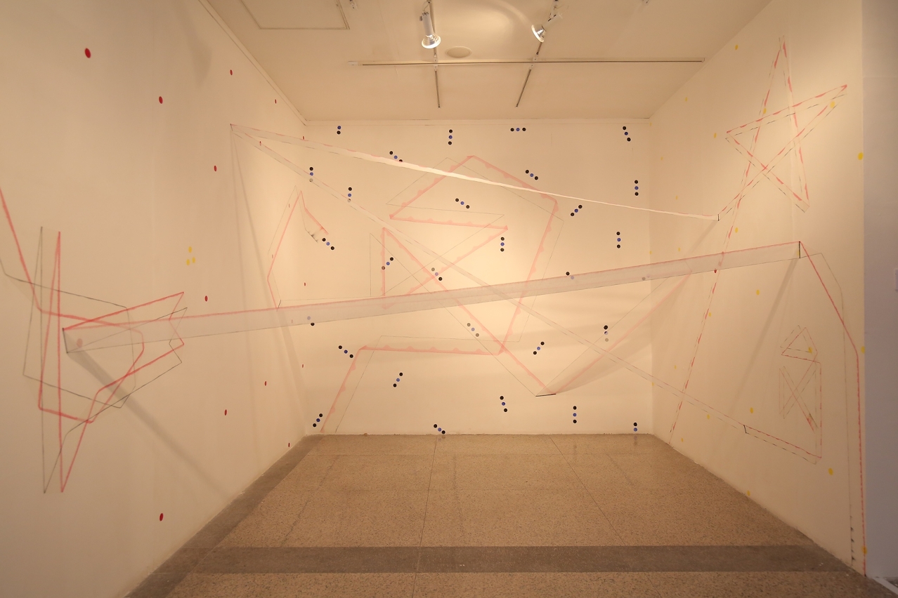 Noël Dolla made special on-site creation at Tap Seac Gallery.