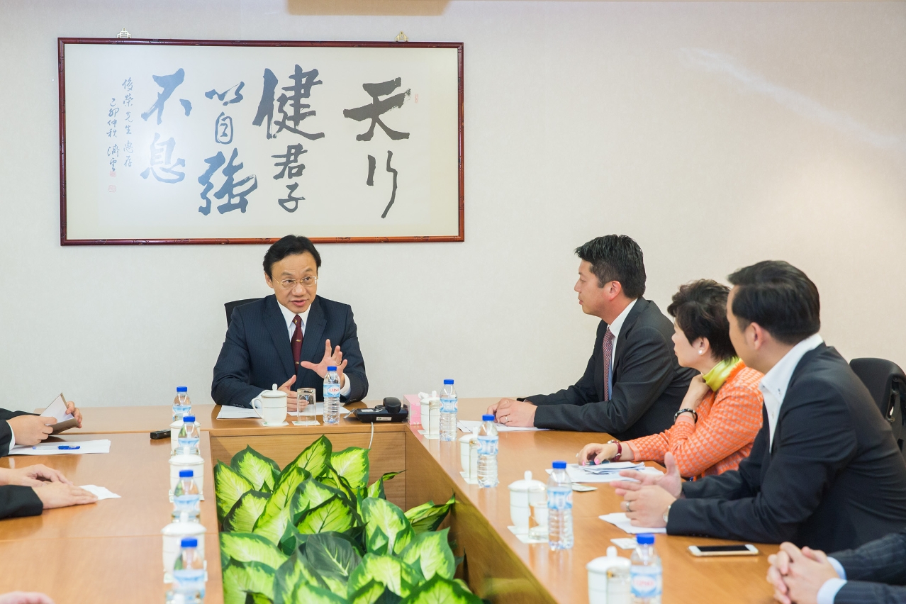 Secretário para os Assuntos Sociais e Cultura reuniu-se com a Associação Industrial e Comercial de Macau