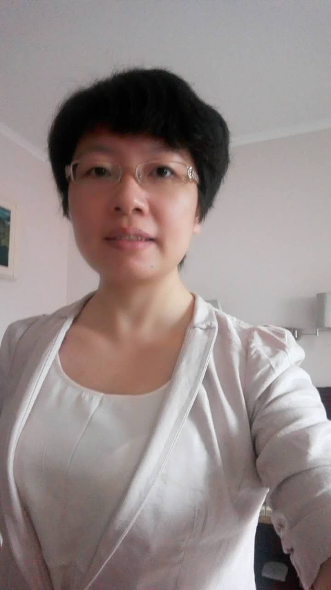 海南省發展和改革委員會、區域經濟和資源節約環境保護處副處長斯鳳平