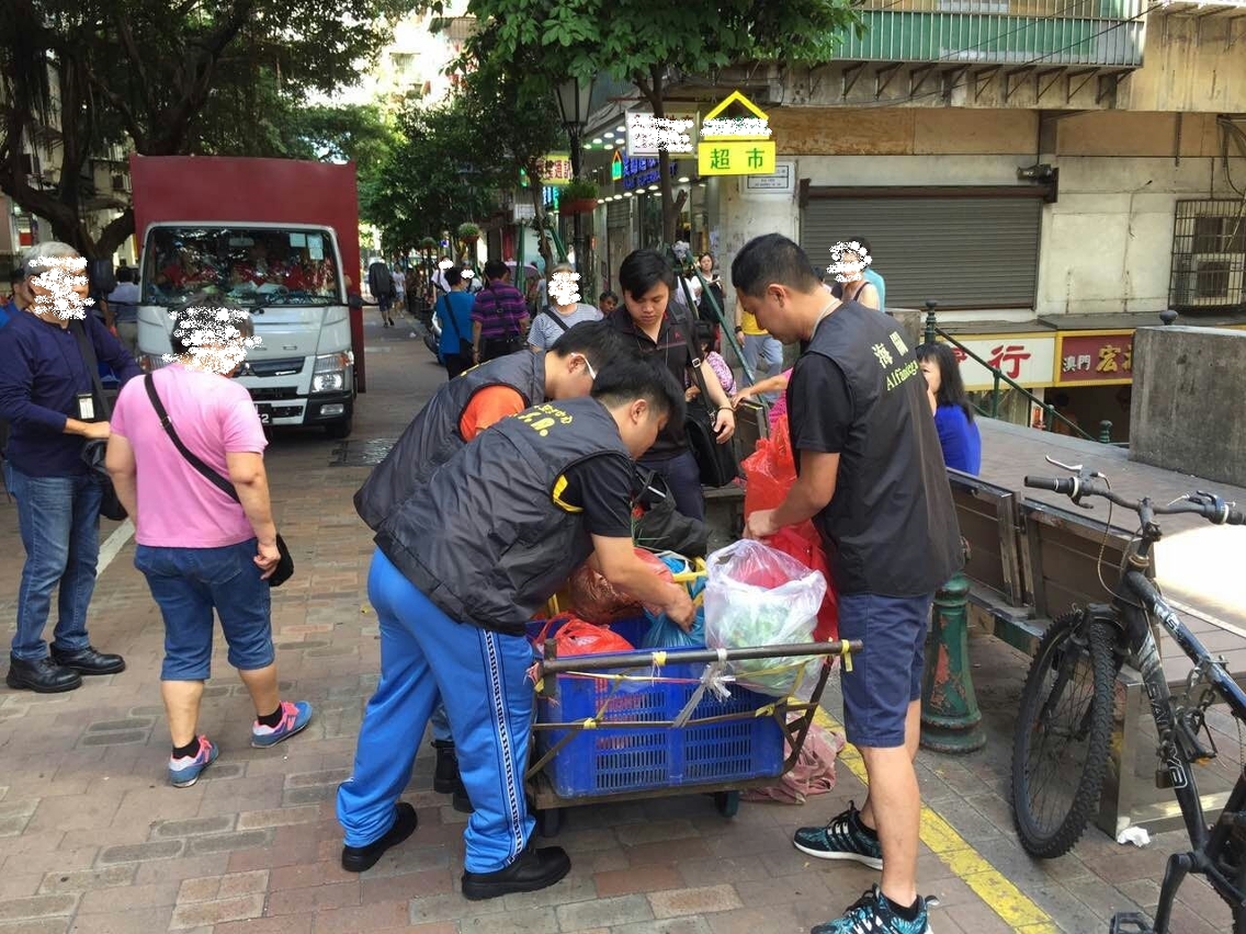 海關行動管理廳及食品安全中心人員聯同巡查