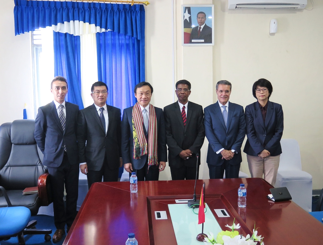 Encontro de cortesia do Doutor Alexis Tam com o Ministro de Estado, Coordenador dos Assuntos Sociais e Ministro da Educação de Timor-Leste