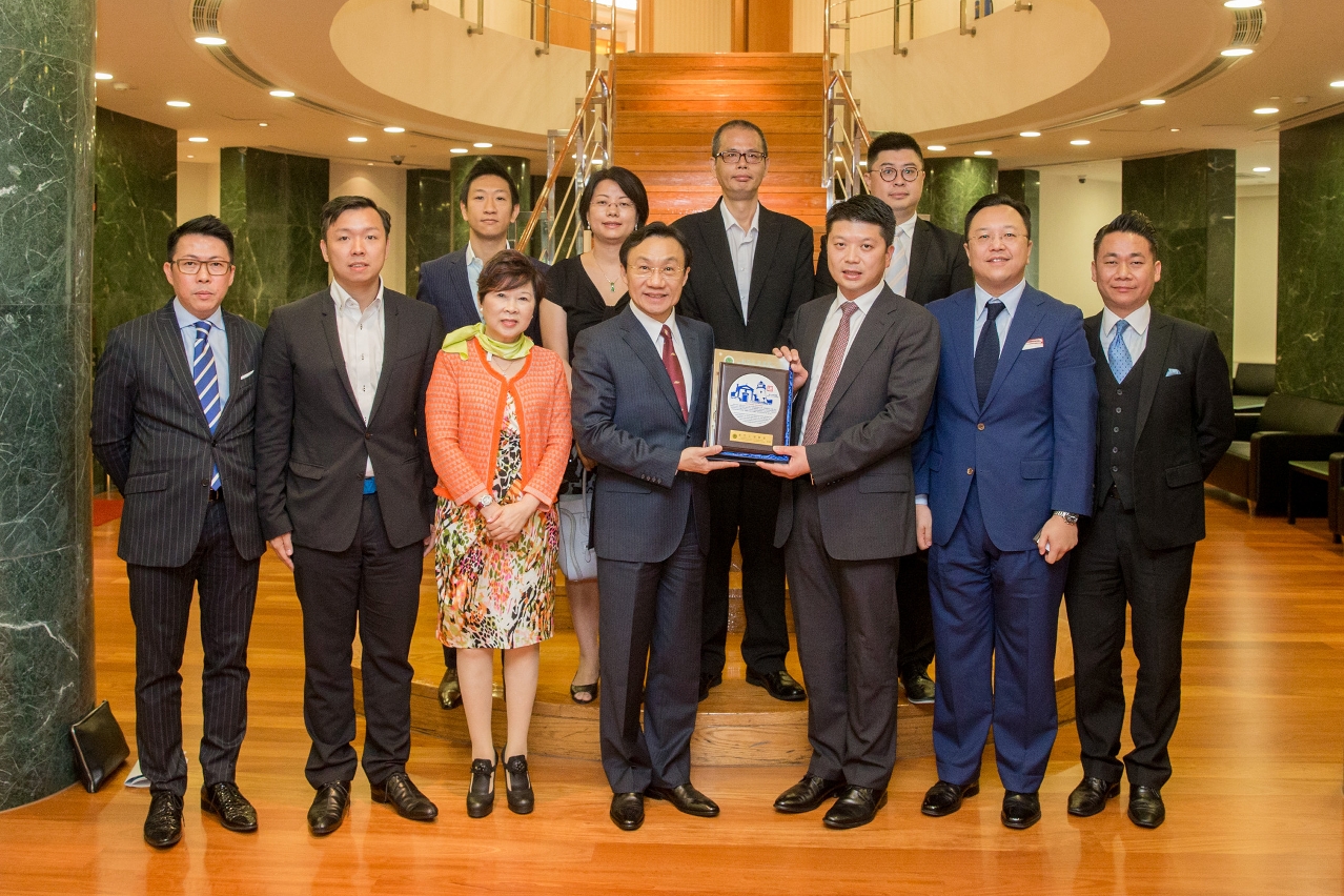 Secretário para os Assuntos Sociais e Cultura reuniu-se com a Associação Industrial e Comercial de Macau