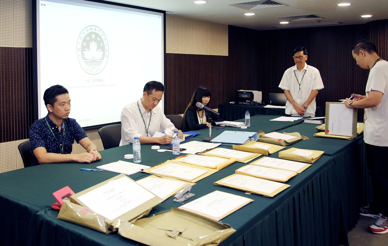 氹仔盧廉若馬路T-127山坡整治工程今日開標