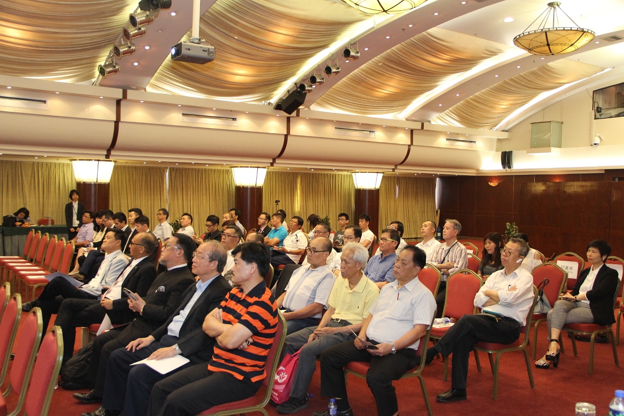 Sessão de recolha de opiniões sobre o Projecto do Plano Quinquenal de Desenvolvimento da Região Administrativa Especial de Macau (2016-2020)  Destinada às Comissões da área do Secretário para os Transportes e Obras Públicas