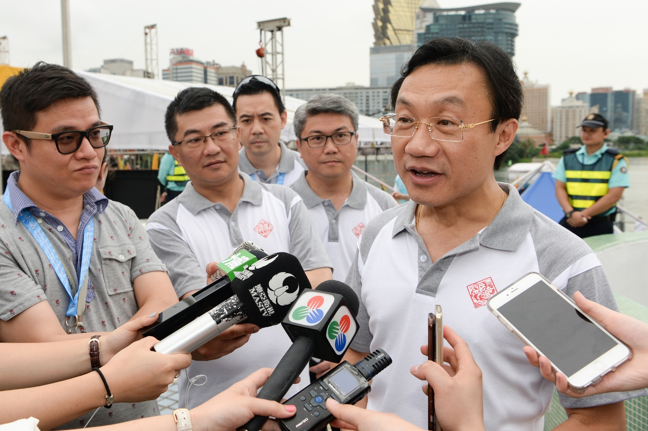 社會文化司司長譚俊榮接受傳媒訪問