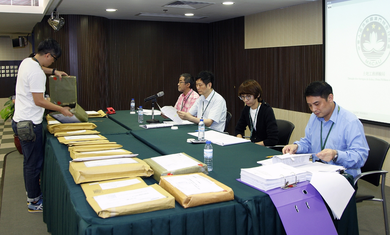建築廢料堆填區內道路工程今開標