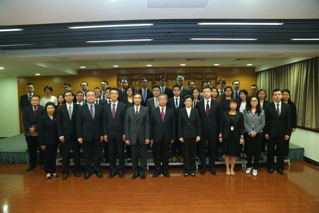 Fotografia conjunta após o encontro de Liu Jiayi com os trabalhadores do CA