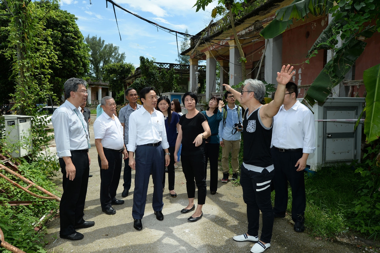 譚俊榮考察九澳聖母村