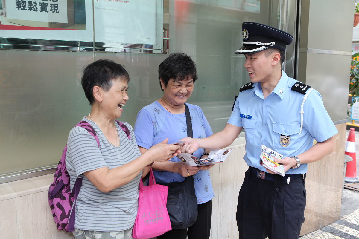 治安警於中區進行防扒宣傳活動1