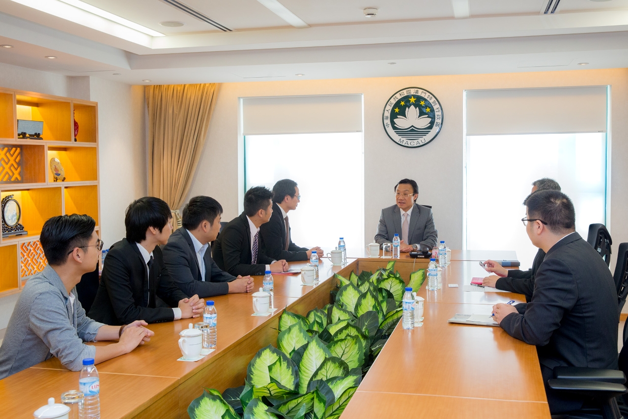 社會文化司司長譚俊榮與飛夢映畫工作室一行會面