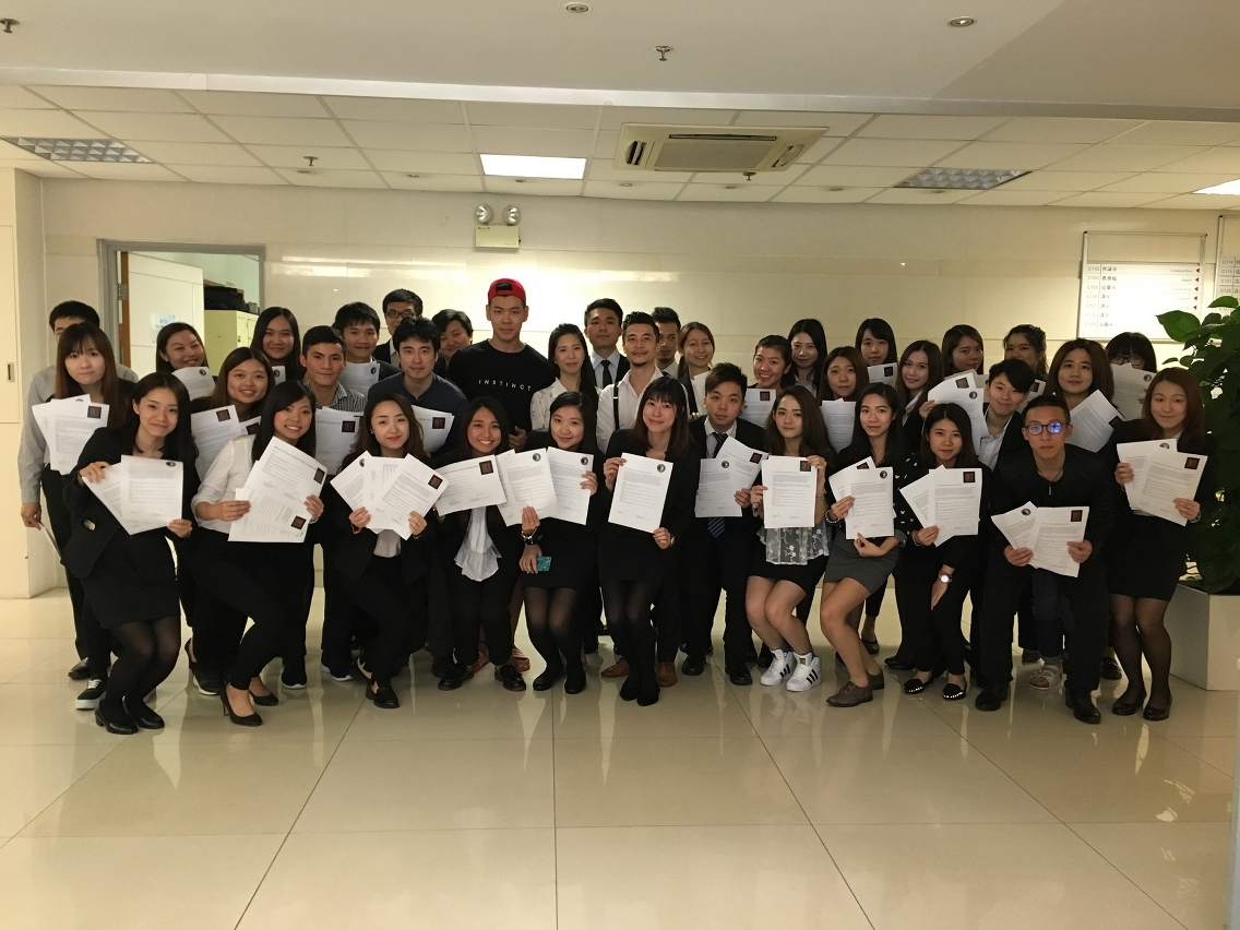 Group photo of the IFT Tourism Retail and Marketing Management Year 3 students, the course leader, Fernando Lourenço and management of The Darling Buds of May.
